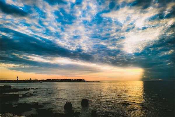 有关秋雨方面的诗句41句