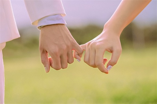 教师激励学生的寄语简短 【教师激励学生的寄语简短对仗】