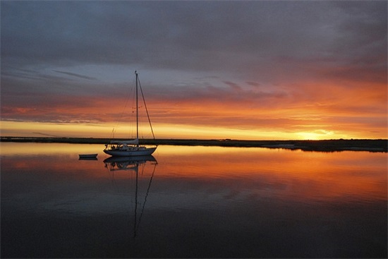 享受人独处的句子 爱上你等于爱上寂寞