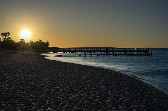 描写古装女子的句子56句